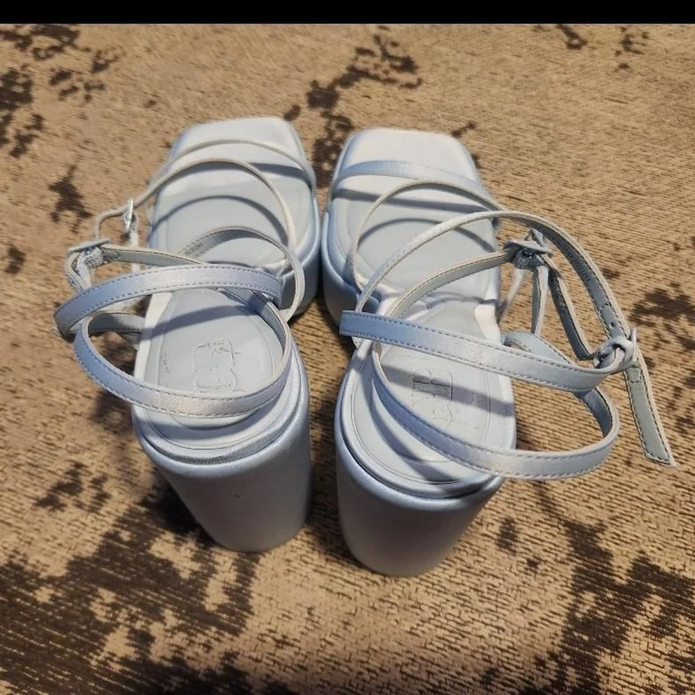 Gianni Bini Blue Heels - Size 7 - Picture 3 of 4